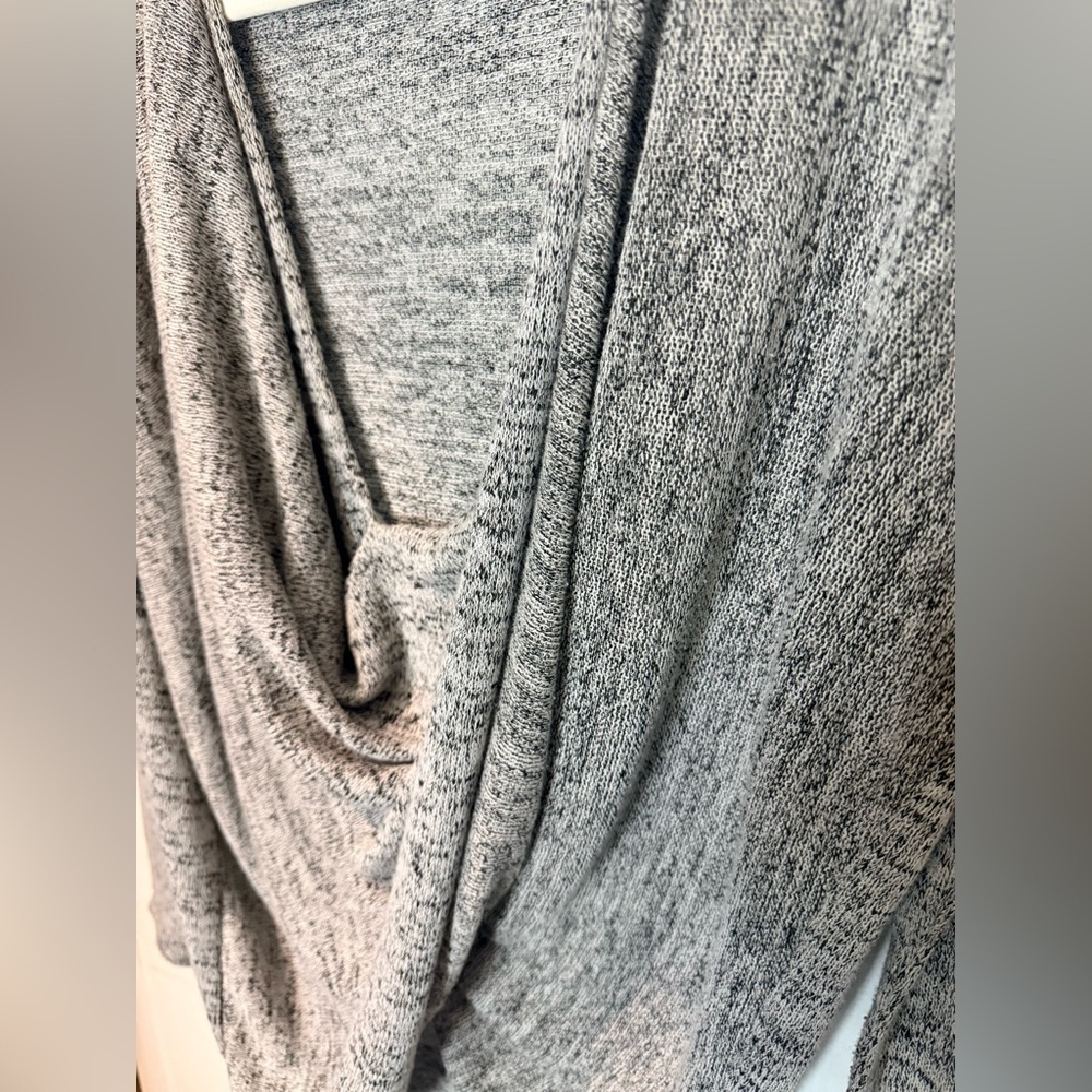 H&M Divided Gray Draped Wrap Front Top Women’s Medium - Picture 4 of 6